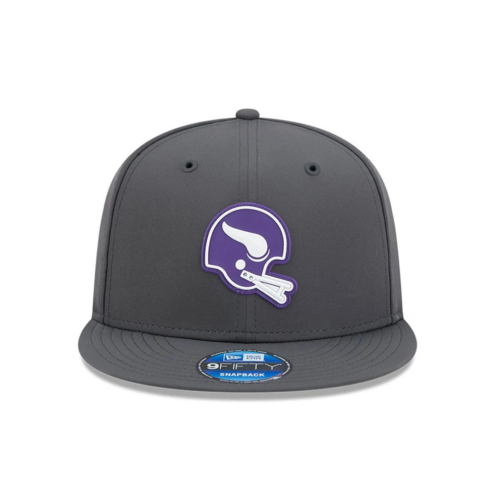 Pictured is this NFL Sideline 2026 Minnesota Vikings 9FIFTY Snapback cap in charcoal. 3