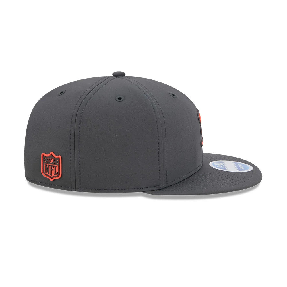 Pictured is this NFL Sideline 2026 Cleveland Browns 9FIFTY Snapback cap in charcoal. 7