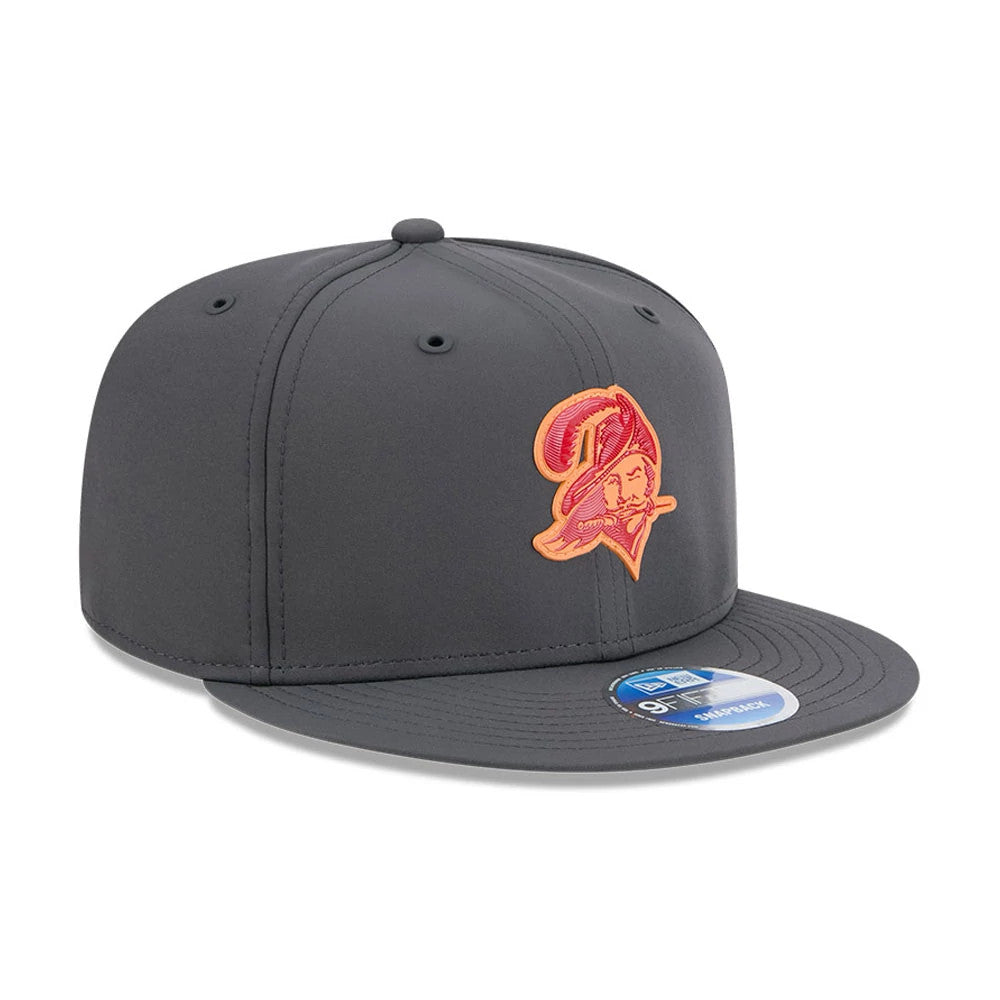 Pictured is this NFL Sideline 2026 Tampa Bay Buccaneers 9FIFTY Snapback cap in charcoal. 4