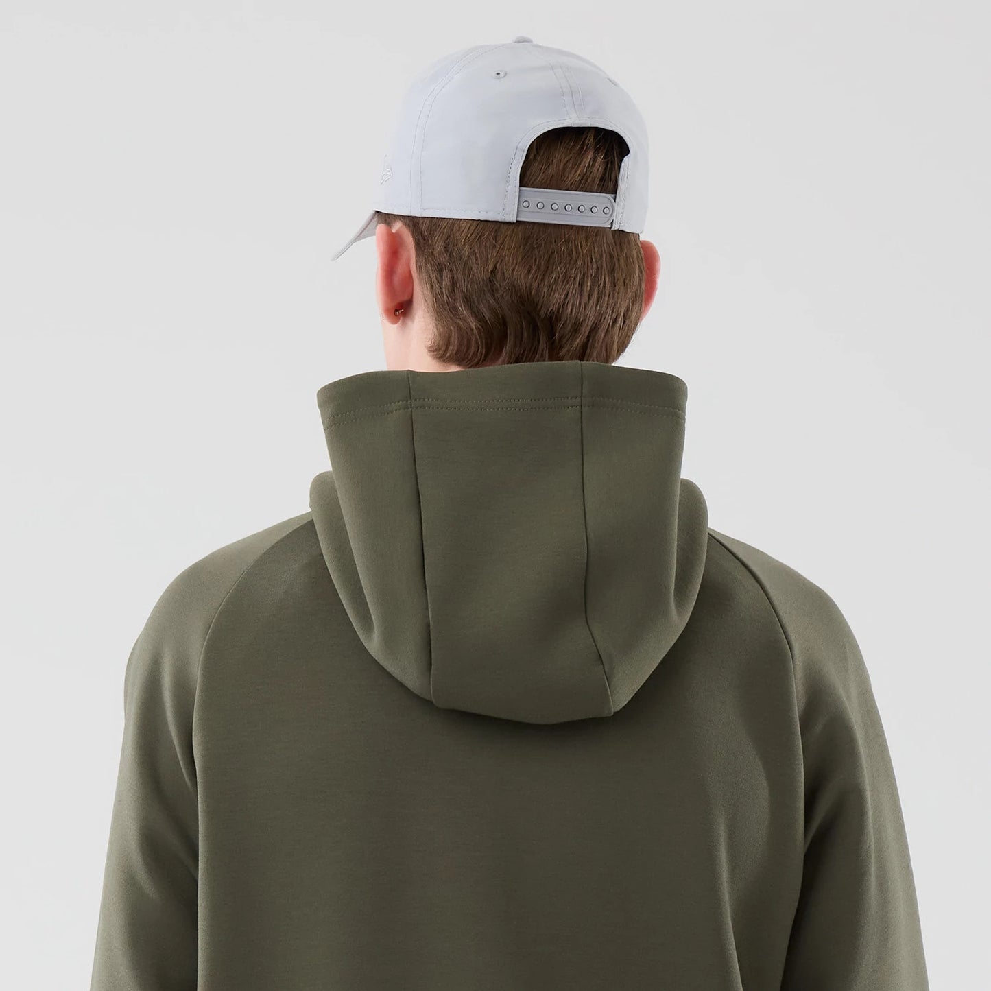 The model is wearing this MLB Core Plus New York Yankees Full Zip Hoodie in green. 7
