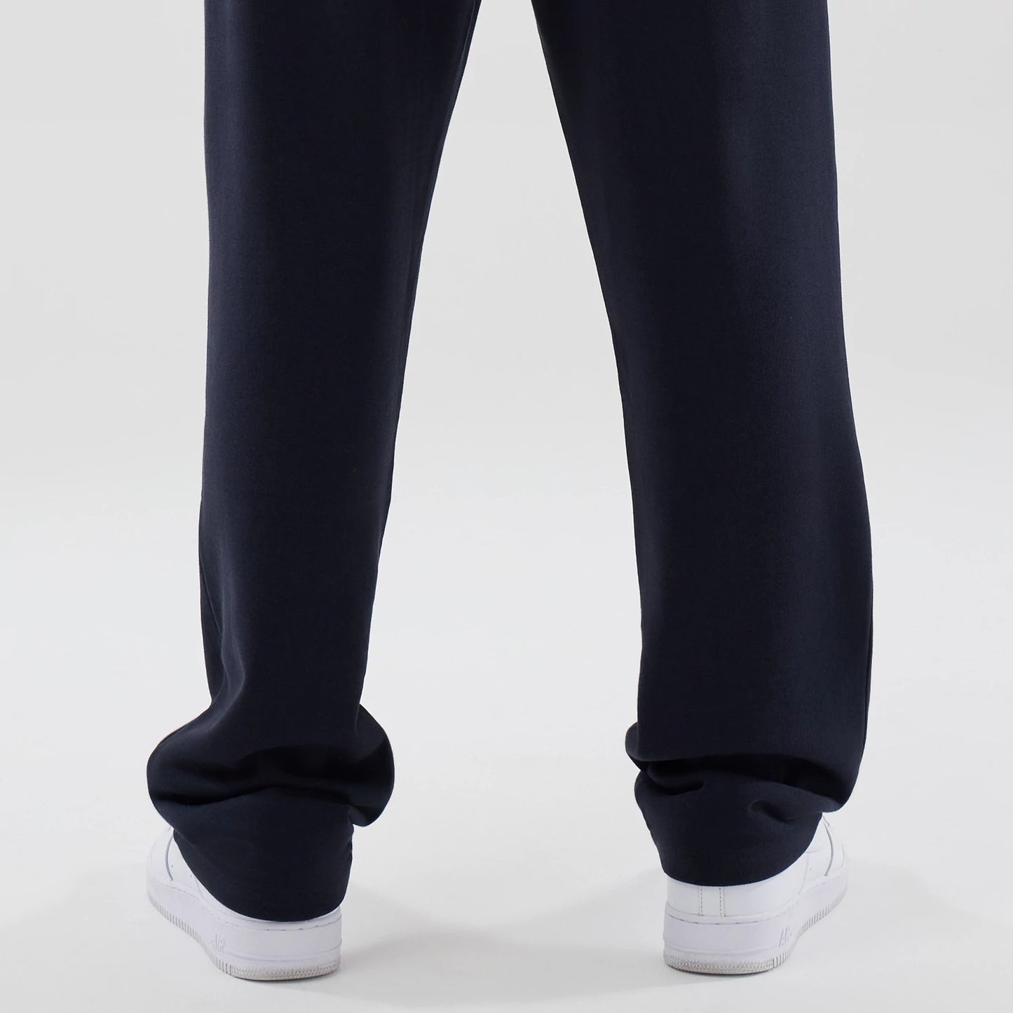 The model is wearing these NBA Core Plus LA Lakers Straight Leg Joggers in navy. 7