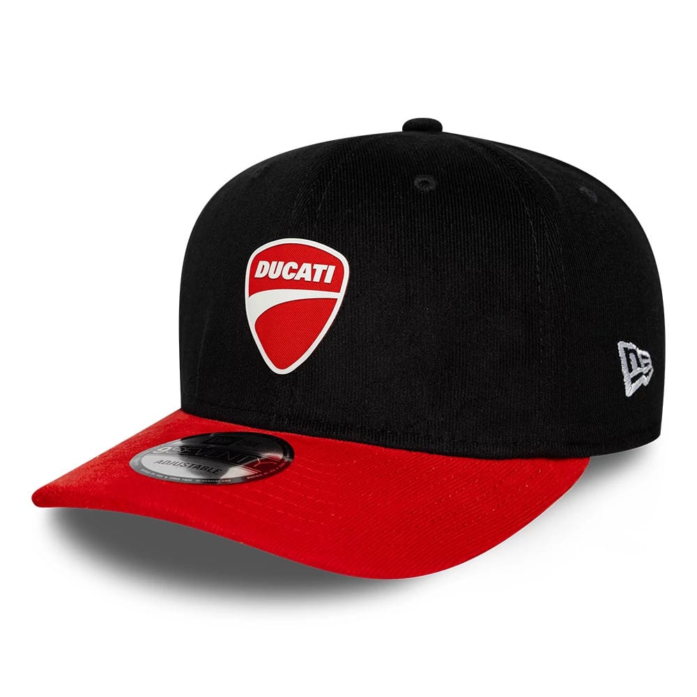 Pictured is this Ducati Motor Contrast Visor 9SEVENTY Stretch Snap cap in black. 1