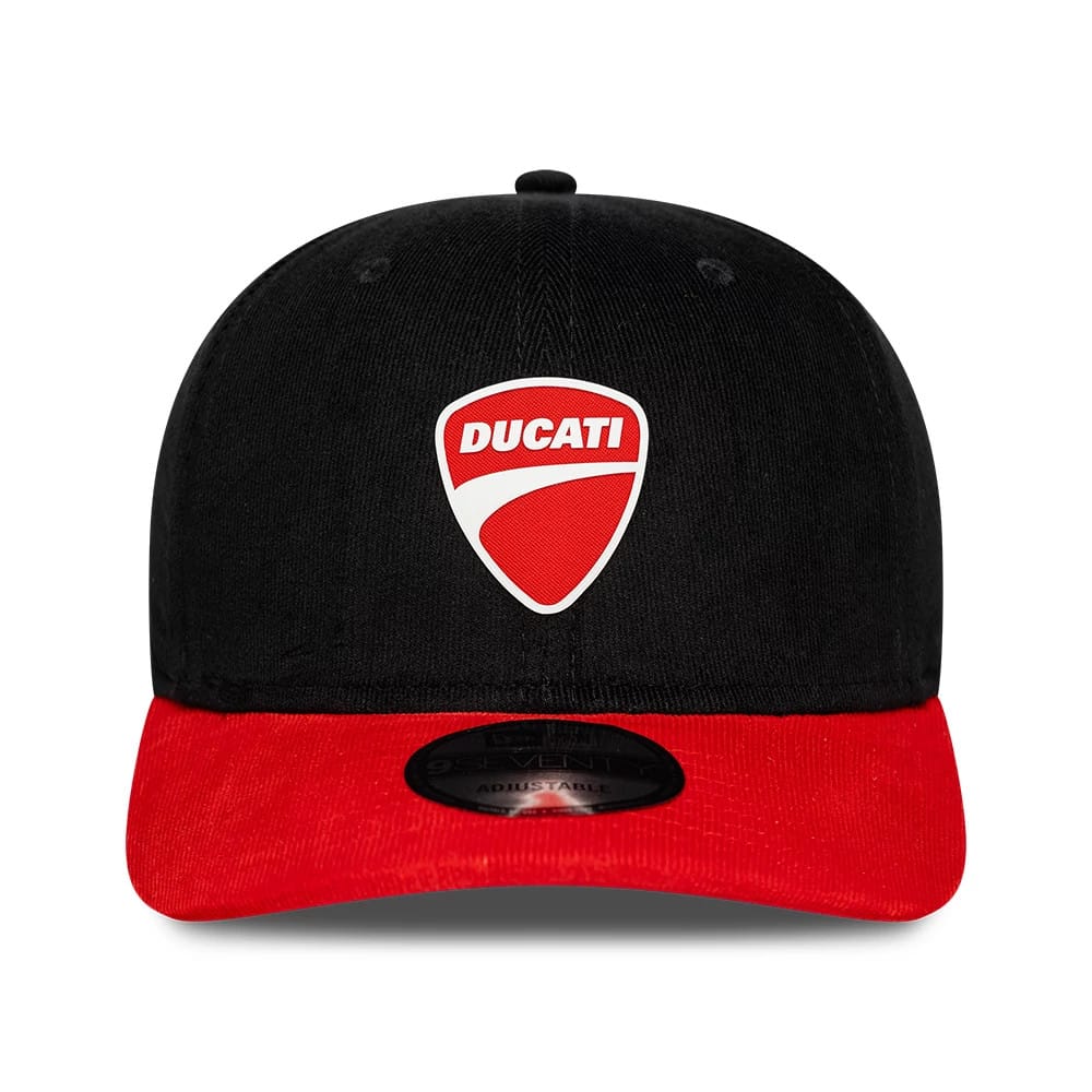 Pictured is this Ducati Motor Contrast Visor 9SEVENTY Stretch Snap cap in black. 2