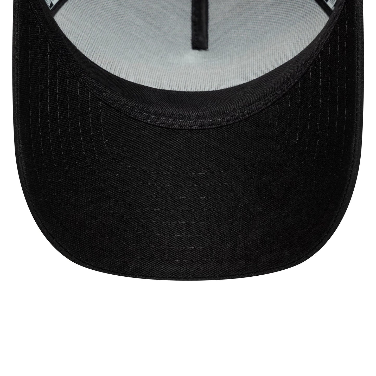 Pictured is this Youth Stade Toulousain Patch 9FORTY E-Frame Trucker cap in black. 5