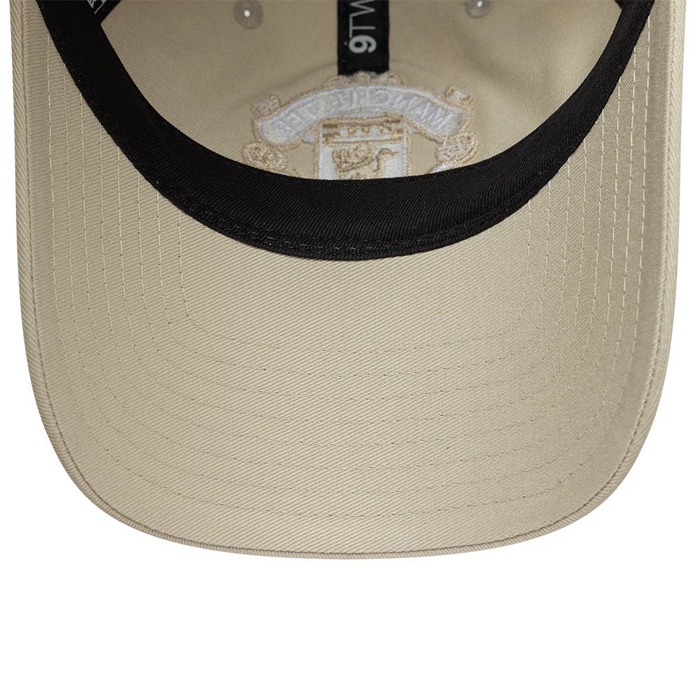 Pictured is this Manchester United FC 9TWENTY cap in cream. 5