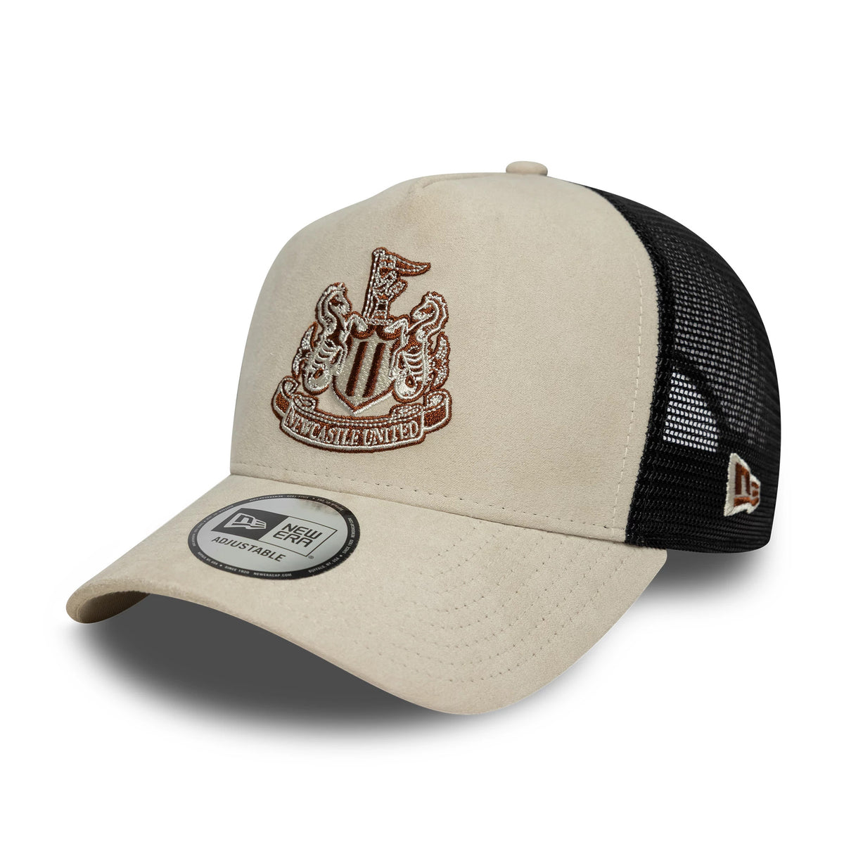 Newcastle United FC Faux Suede Cream New Era 9FORTY E-Frame Trucker Adjustable Cap, front view showing the embroidered club crest on the cream faux suede front panels, with a matching cream curved visor featuring a 9FORTY size sticker.