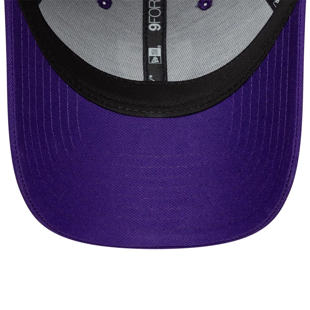 Pictured is this Rugby Club Toulon Laurel 9FORTY cap in dark purple. 5