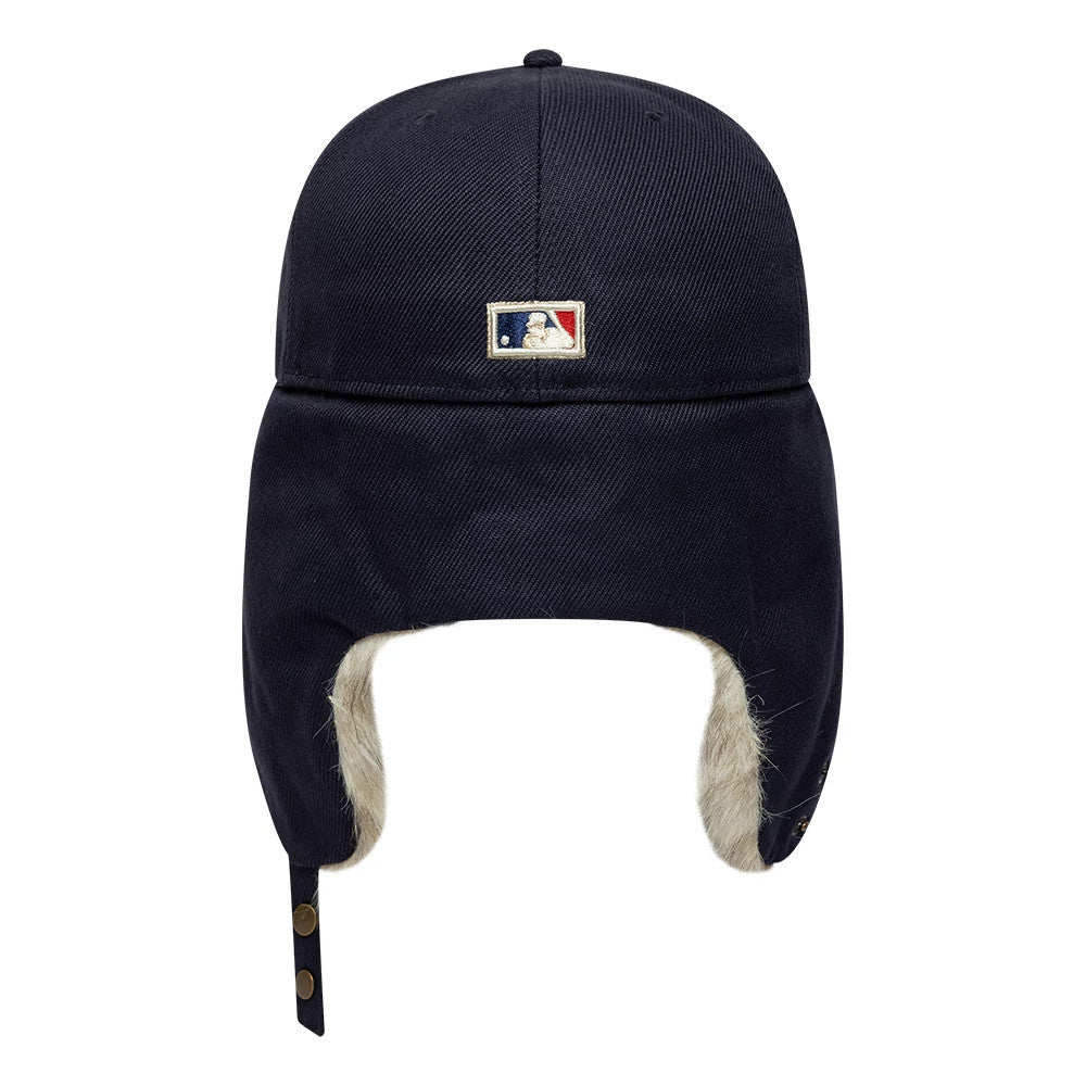 Pictured is this MLB Cotton Canvas New York Yankees Dogear 59FIFTY Fitted cap in navy. 9