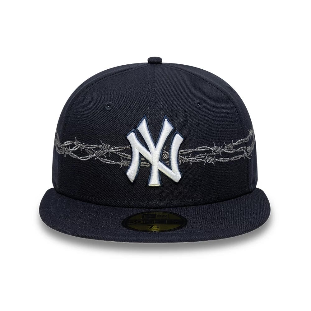 Pictured is this MLB Icon New York Yankees 59FIFTY Fitted cap in navy. 3