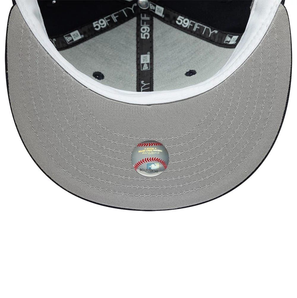 Pictured is this MLB Icon New York Yankees 59FIFTY Fitted cap in navy. 2