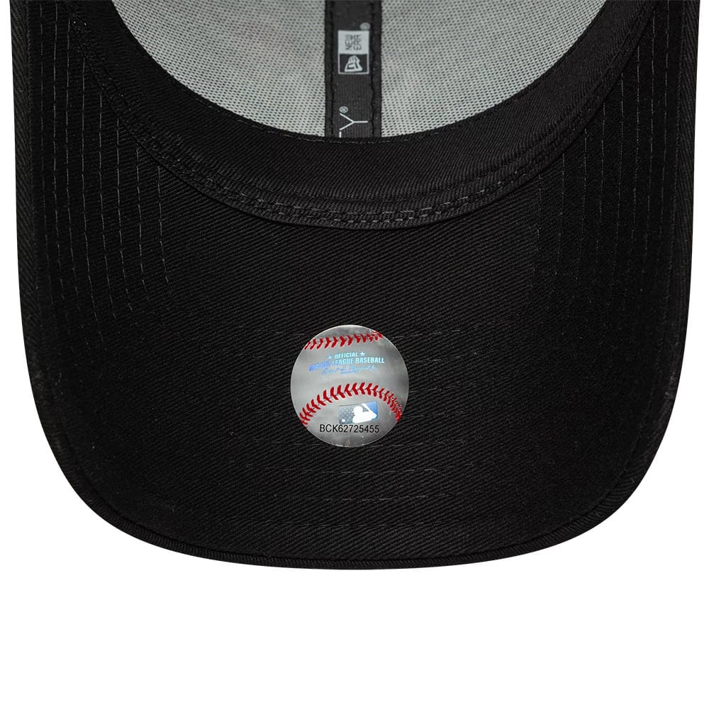 Pictured is this Womens MLB Flower Icon New York Yankees 9FORTY cap in black. 5