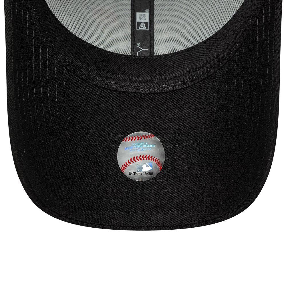 Pictured is this Womens MLB Flower Icon New York Yankees 9FORTY cap in black. 5