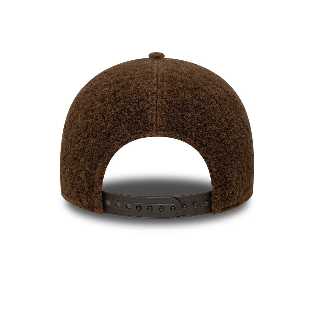 Pictured is this MLB Winter Borg New York Yankees 9FORTY cap in brown. 4