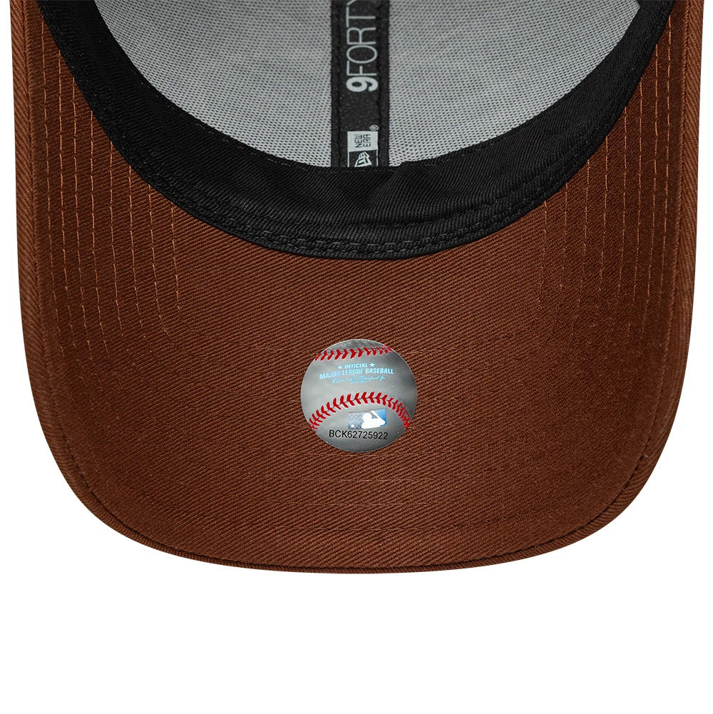 Pictured is this MLB Patch Detroit Tigers 9FORTY cap in brown. 5
