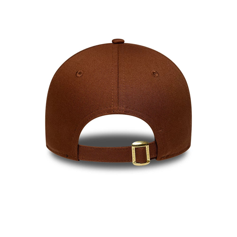 New York Yankees Womens MLB Metallic Brown New Era 9FORTY Adjustable Cap, rear view showing the plain back panels with an open arch, a fabric strap with a gold-coloured buckle for adjustment and a matching brown top button.