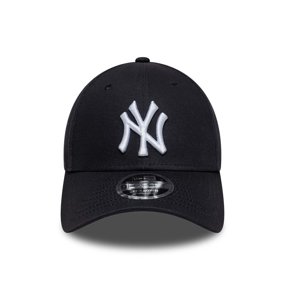 Pictured is this MLB Side Script New York Yankees 9FORTY M-Crown cap in navy. 2