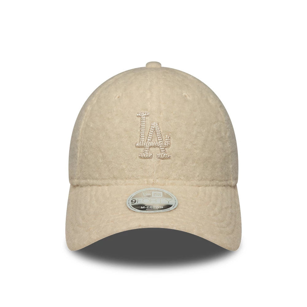 Pictured is this Womens MLB Winter Borg LA Dodgers 9FORTY M-Crown cap in cream. 2