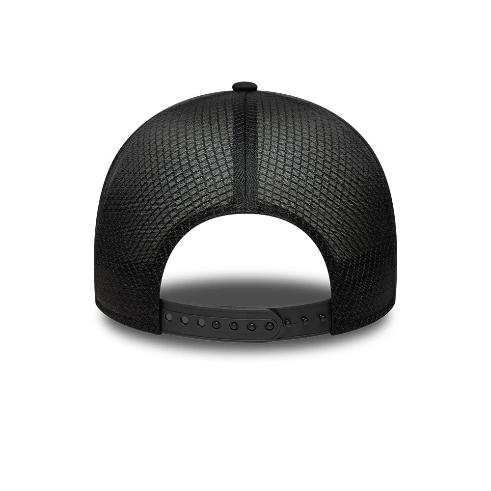 Pictured is this MLB Sporty New York Yankees 9FORTY Apex cap in black. 4