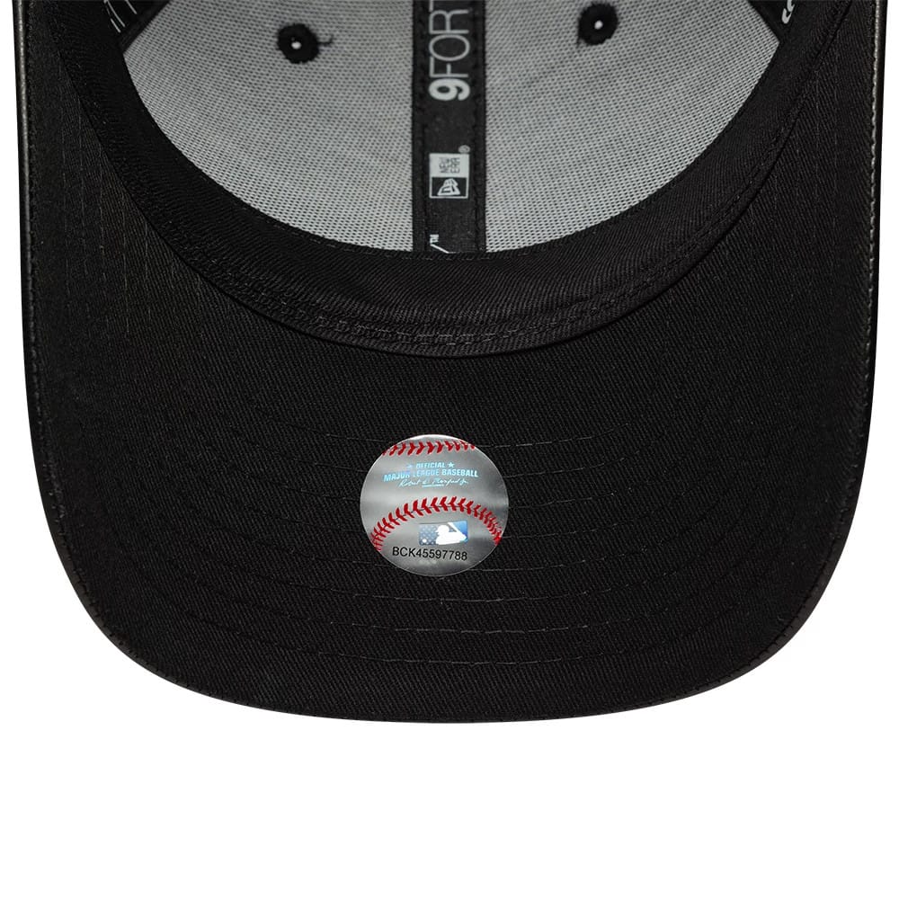 Pictured is this Womens MLB Diamante PU New York Yankees 9FORTY M-Crown cap in black. 5