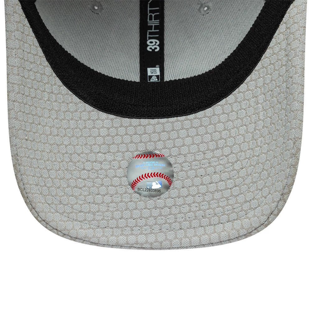 Pictured is this MLB Stretch Mesh New York Yankees 39THIRTY Stretch Fit cap in grey. 5