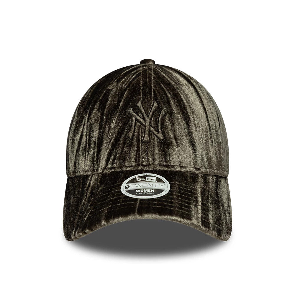 New York Yankees Womens MLB Velour Green New Era 9TWENTY Adjustable Cap, front view showing a embroidered NY logo on the structured velour green front panel, with a curved visor and a 9TWENTY size sticker on the centre.