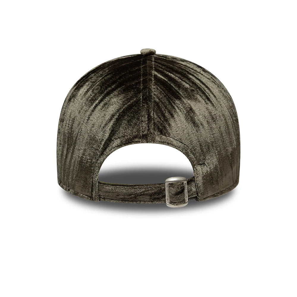 New York Yankees Womens MLB Velour Green New Era 9TWENTY Adjustable Cap, rear view showing a velour texture finish on the green fabric, an adjustable strap at the back for a custom fit, and a curved opening at the bottom.