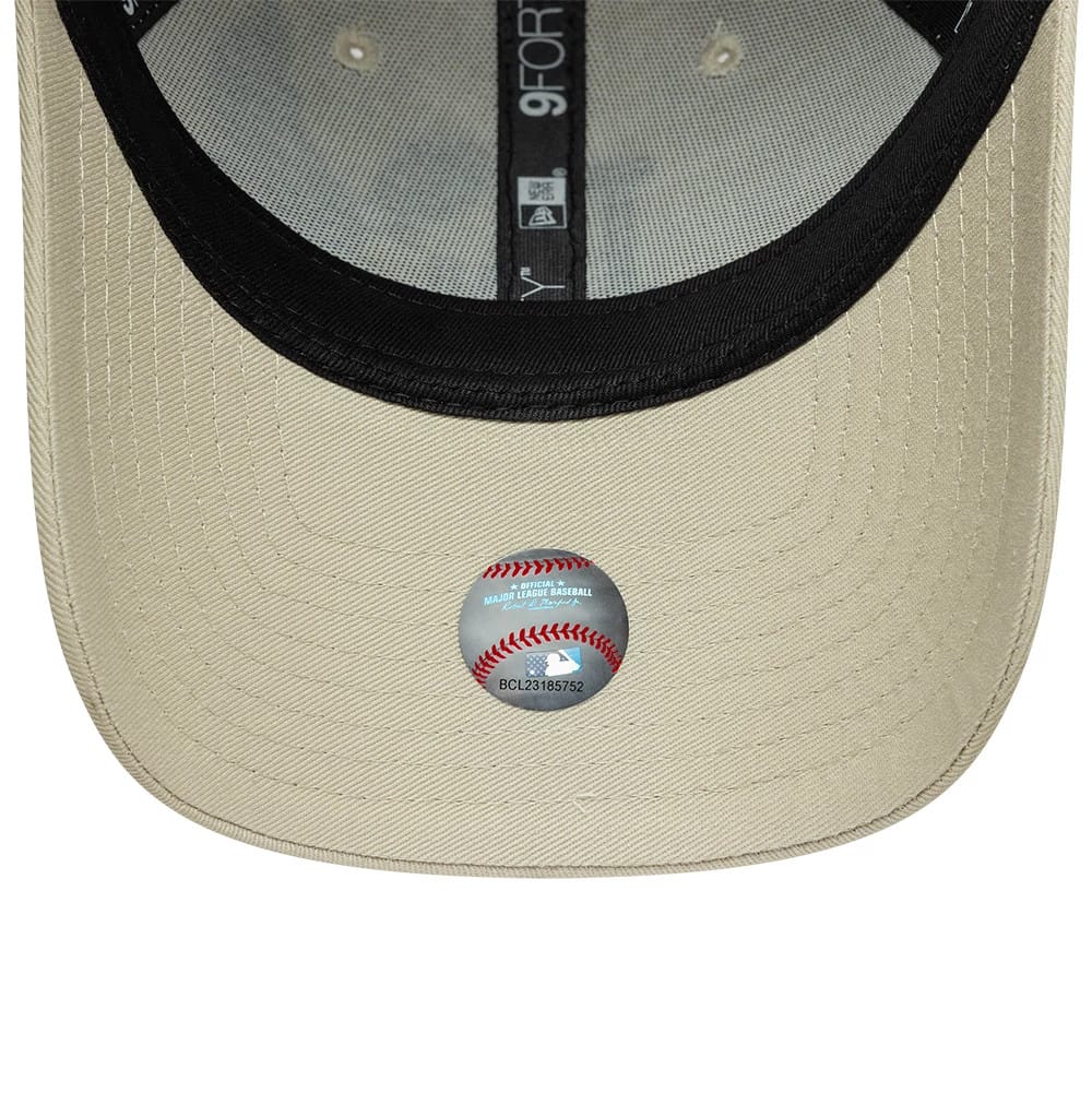 Pictured is this MLB Outdoor Icon LA Dodgers 9FORTY cap in cream. 5