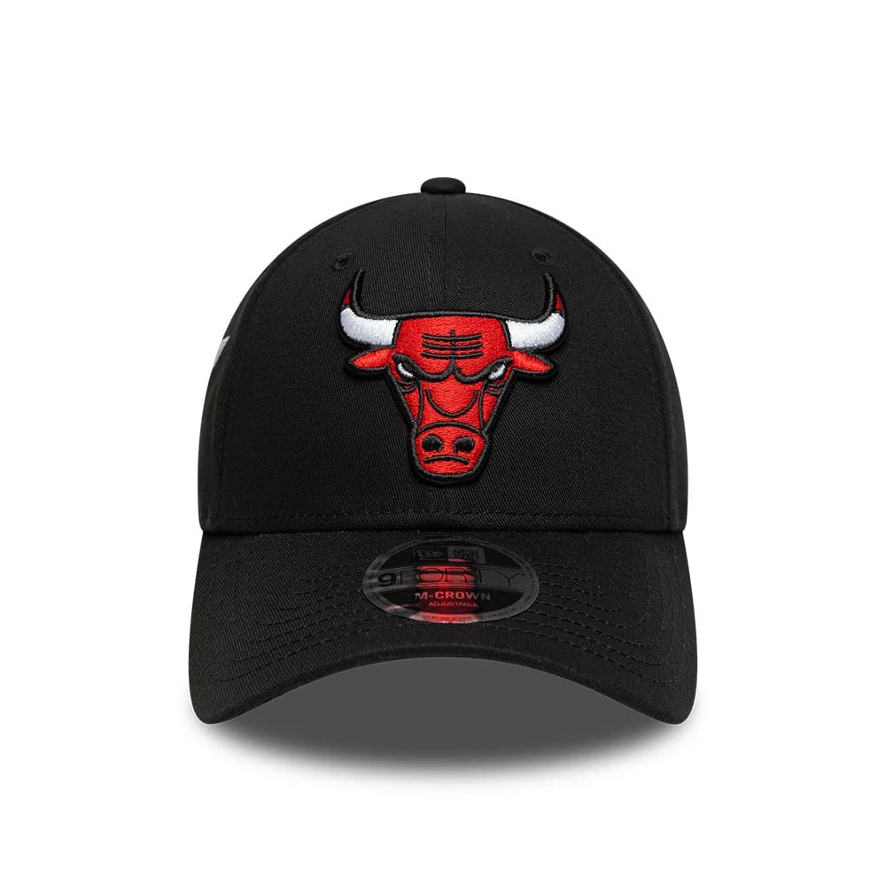 Pictured is this NBA Side Script Chicago Bulls 9FORTY M-Crown cap in black. 2