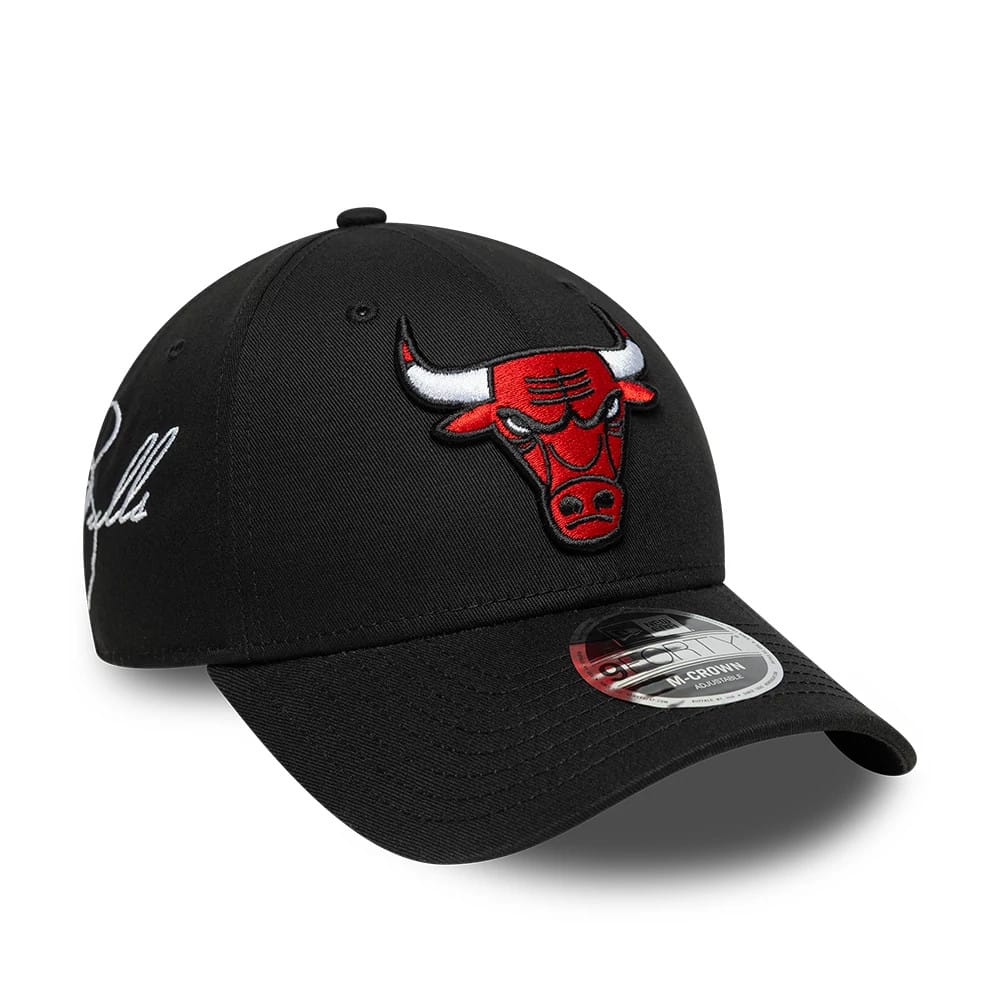 Pictured is this NBA Side Script Chicago Bulls 9FORTY M-Crown cap in black. 1