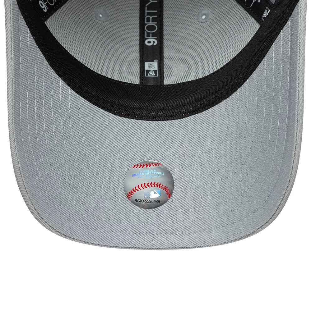 Pictured is this Youth MLB Metallic LA Dodgers 9FORTY cap in grey. 5