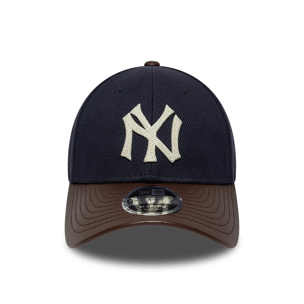 Pictured is this MLB Leather Visor New York Yankees 9FORTY M-Crown cap in dark brown. 2