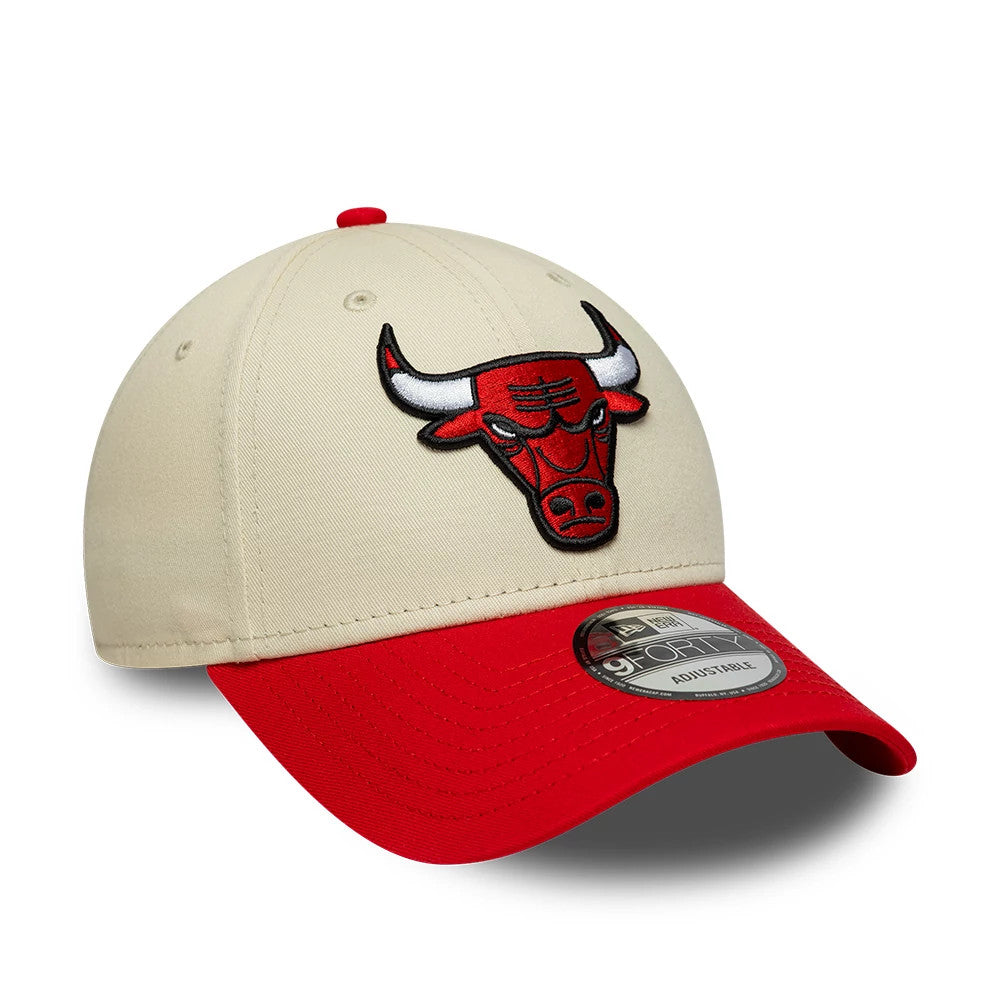 Pictured is this NBA Colourblock Chicago Bulls 9FORTY cap in cream & red. 3