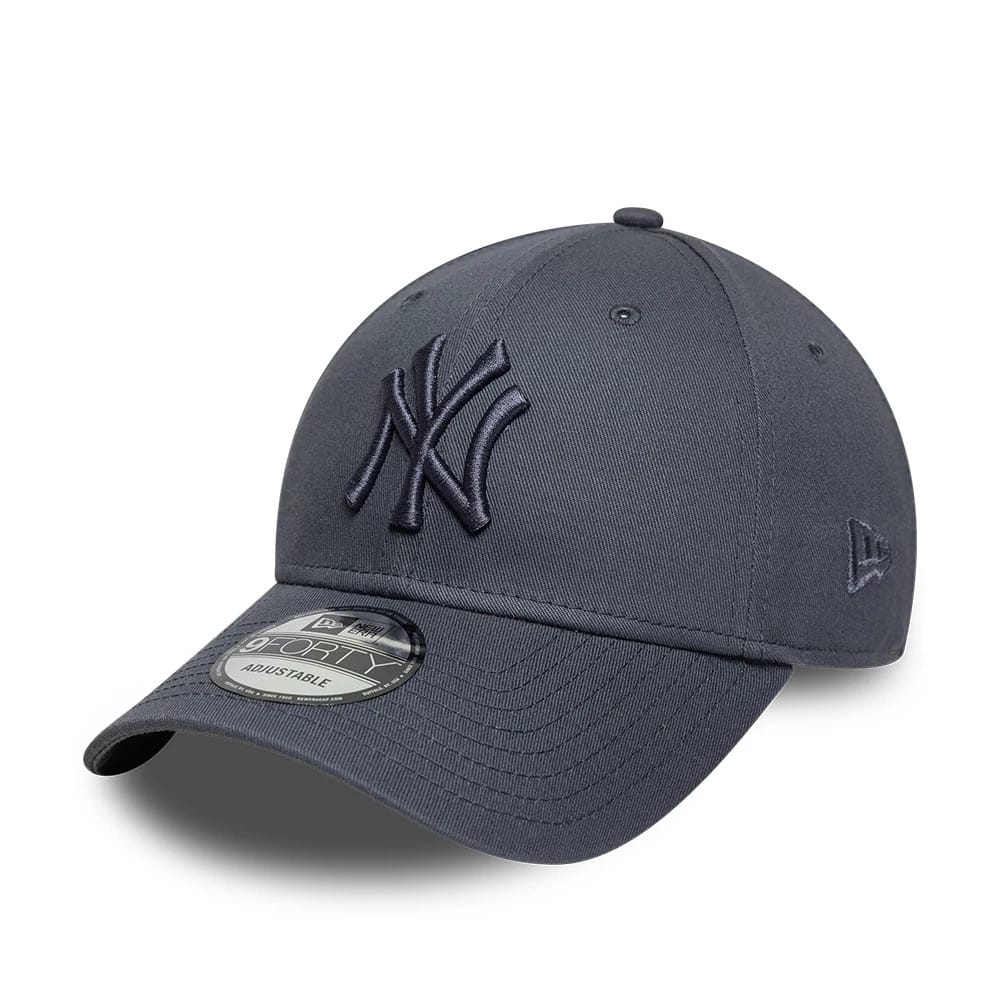 Pictured is this MLB League Essential New York Yankees 9FORTY cap in grey. 1