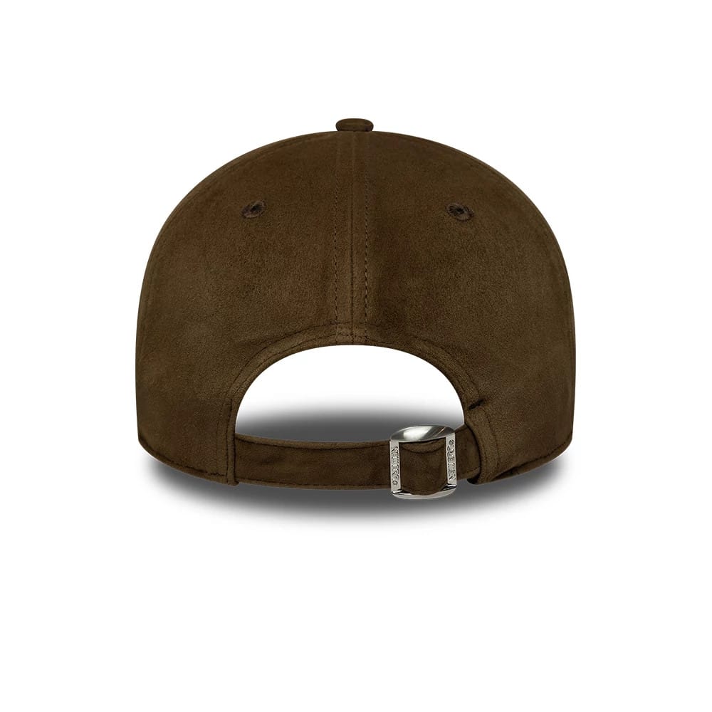 Chicago Cubs MLB Suede Green New Era 9TWENTY Adjustable Cap, rear view showing the rich brown suede material with an adjustable strap featuring a buckle, two stitched eyelets on the back panels, and no rear logo embroidery.
