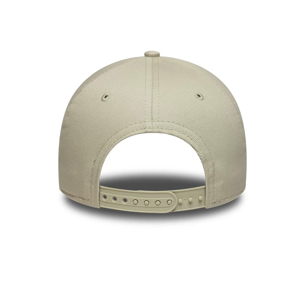 Pictured is this MLB League Essential New York Yankees 9FORTY E-Frame cap in cream. 4