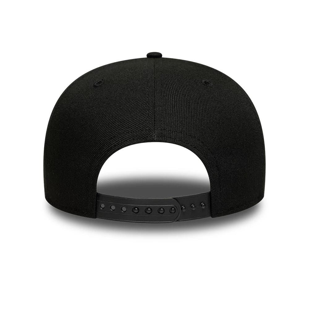 Pictured is this MLB Graphic New York Yankees 19TWENTY cap in black. 4