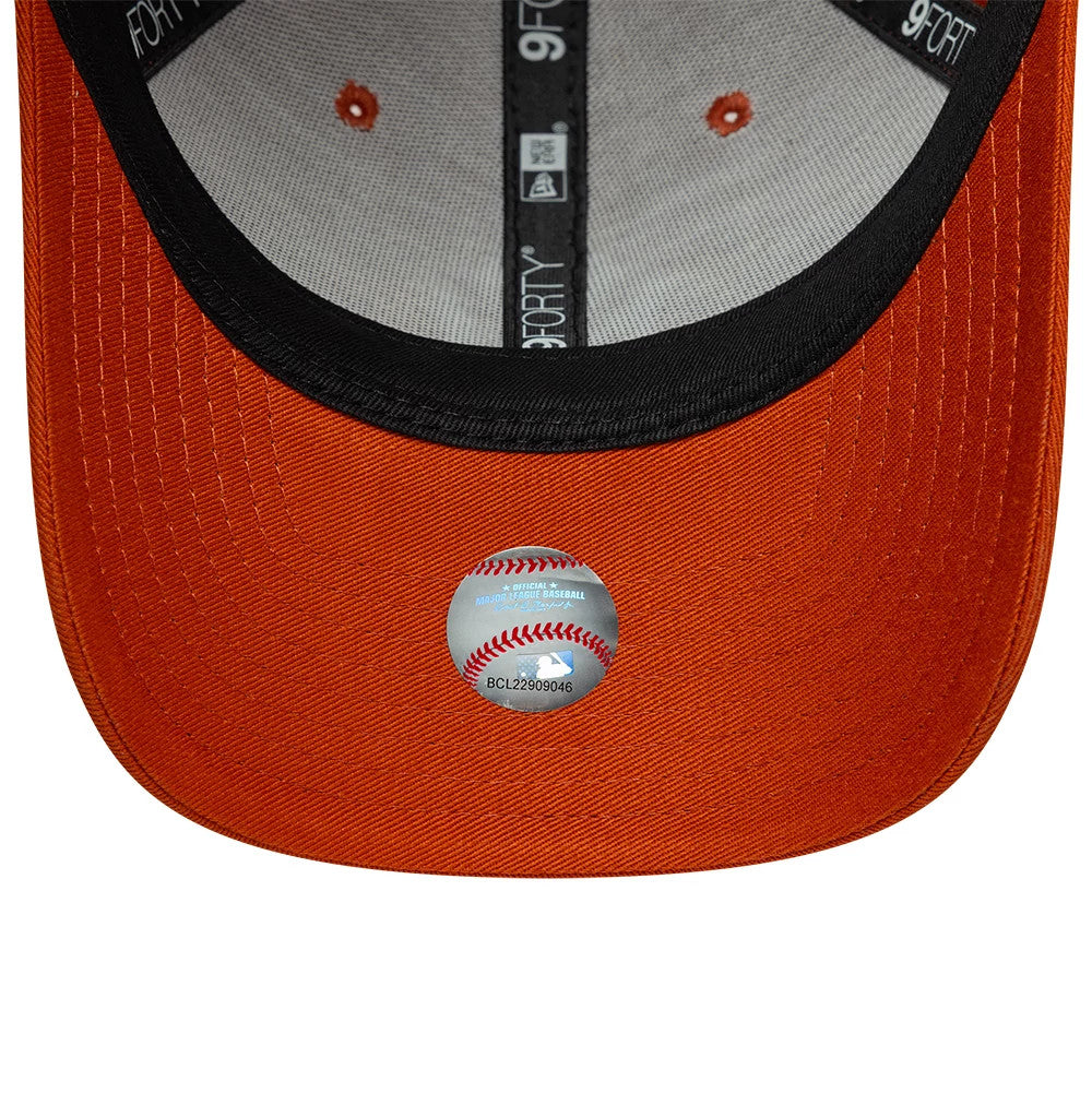 Pictured is this MLB New York Yankees 9FORTY M-Crown cap in red. 5