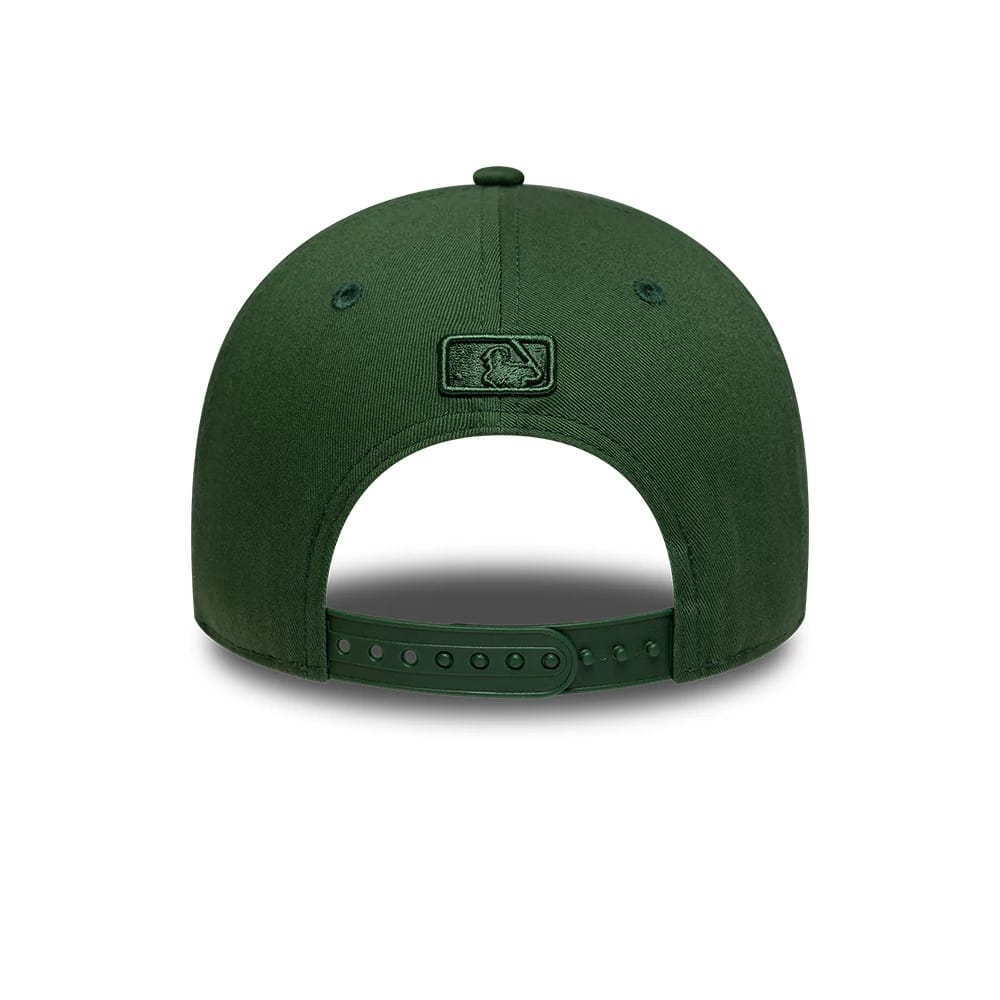 Pictured is this MLB LA Dodgers 9FORTY M-Crown cap in dark green. 4