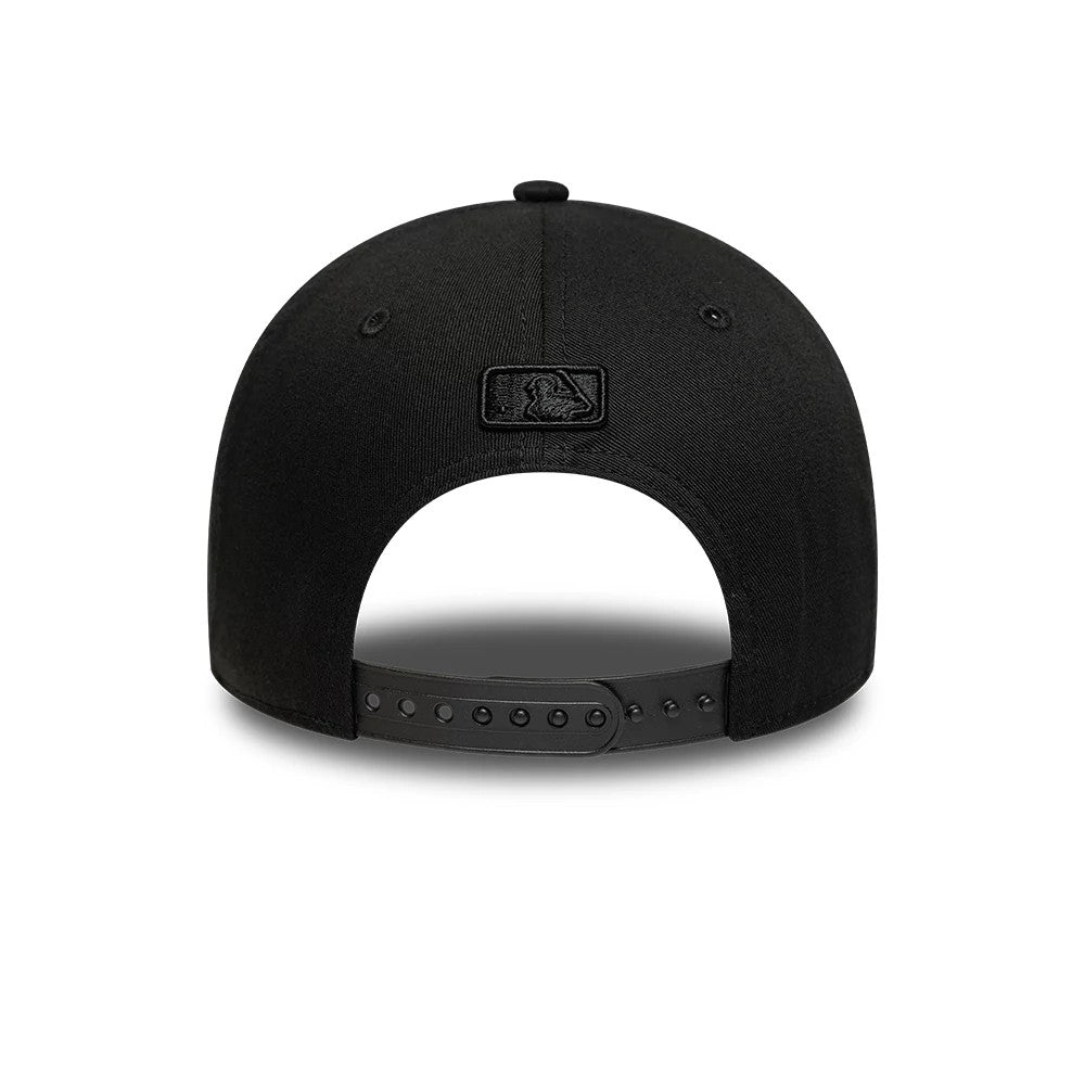 Pictured is this MLB New York Yankees 9FORTY M-Crown cap in black. 4