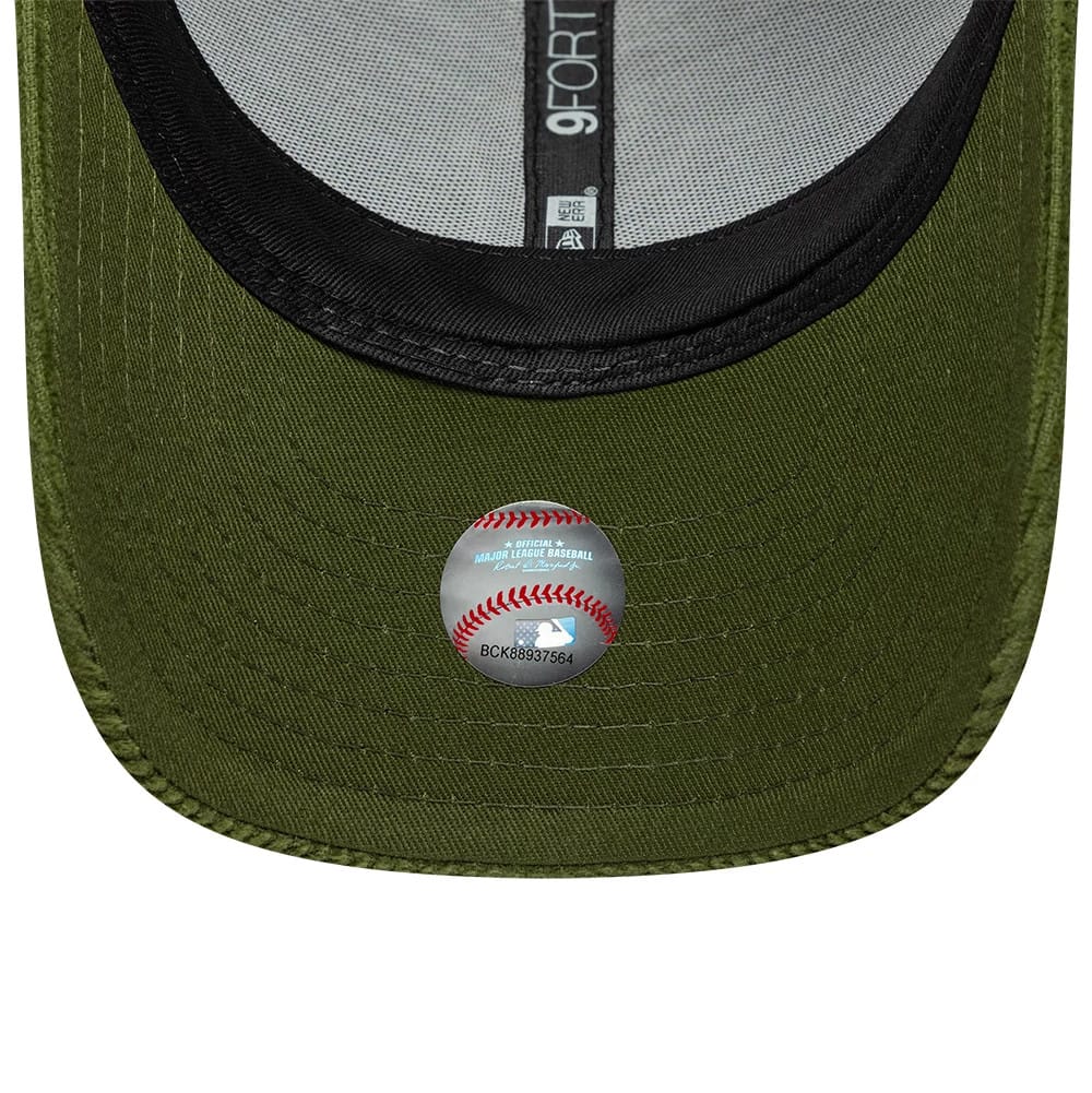 Pictured is this MLB Cord New York Yankees 9FORTY M-Crown cap in green. 5