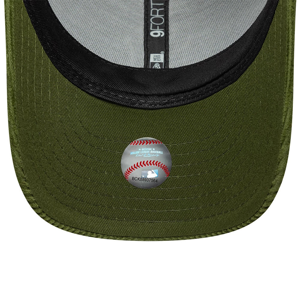 Pictured is this MLB Cord New York Yankees 9FORTY M-Crown cap in green. 5