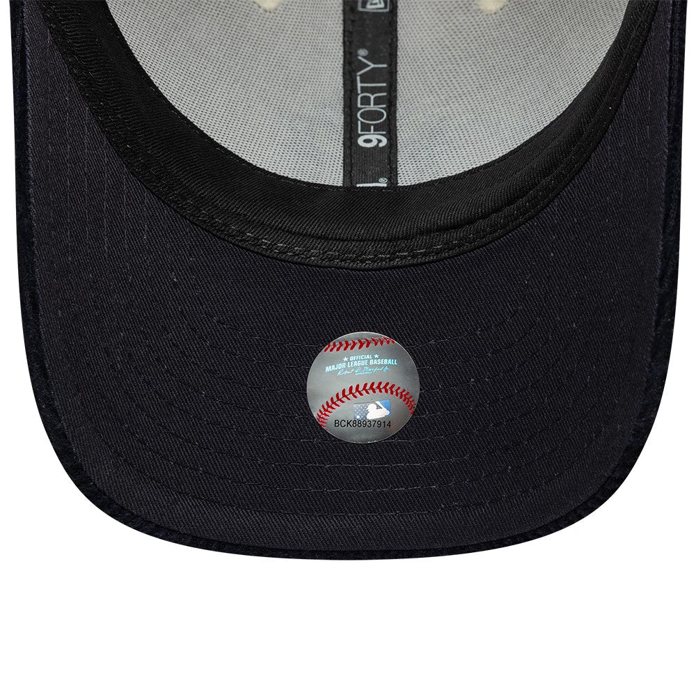 Pictured is this MLB Cord New York Yankees 9FORTY M-Crown cap in white & black. 5
