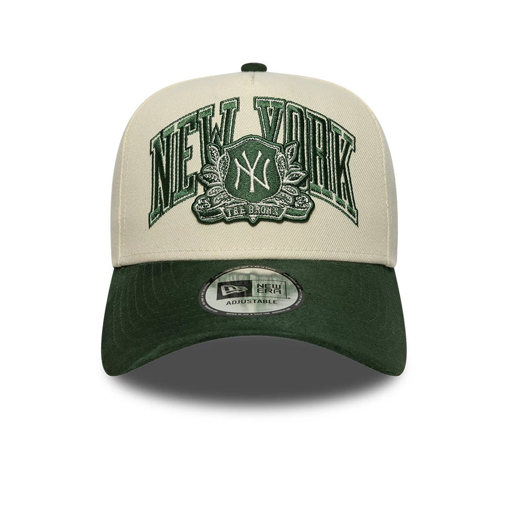 New York Yankees MLB Suede Cream & Green New Era 9FORTY E-Frame Adjustable Cap, front view showing the green raised embroidered New York logo on the cream front panel, dark green curved visor, and 9FORTY size sticker.