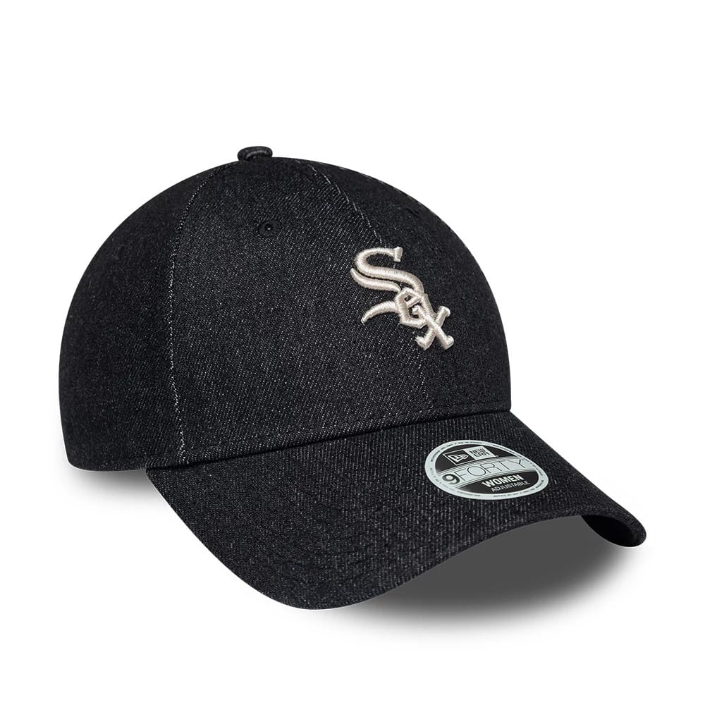 Chicago White Sox Womens MLB Denim Black New Era 9FORTY Bowback Adjustable Cap, three-quarter view showing the raised white Sox logo embroidered on the front panel, with a curved denim visor and a 9FORTY size sticker on the visor.