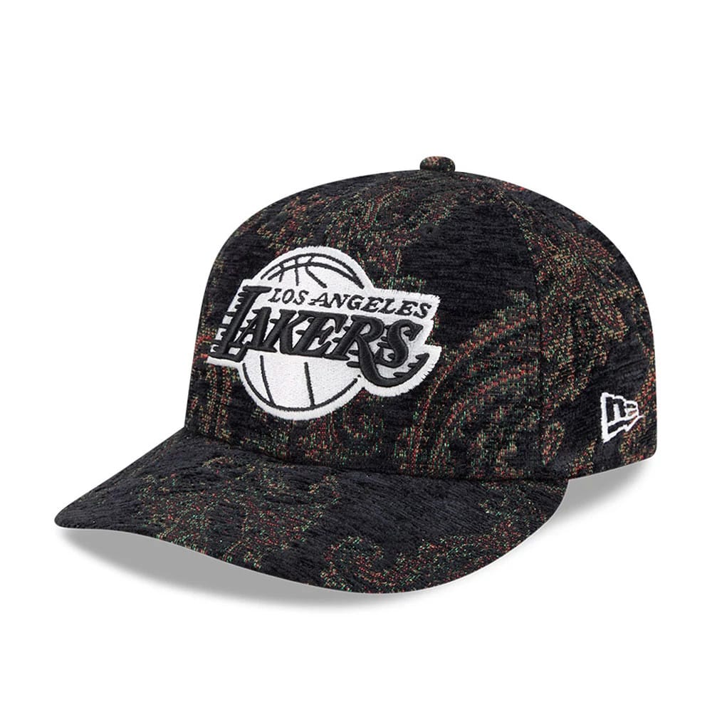Pictured is this NBA Jacquard Chenille LA Lakers 59FIFTY Fitted cap in black. 1