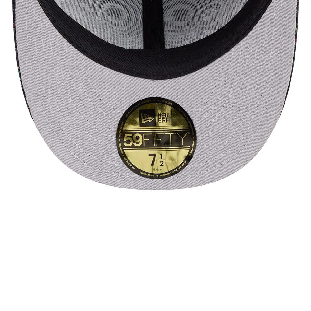 Pictured is this NBA Jacquard Chenille Chicago Bulls 59FIFTY Fitted cap in black. 2
