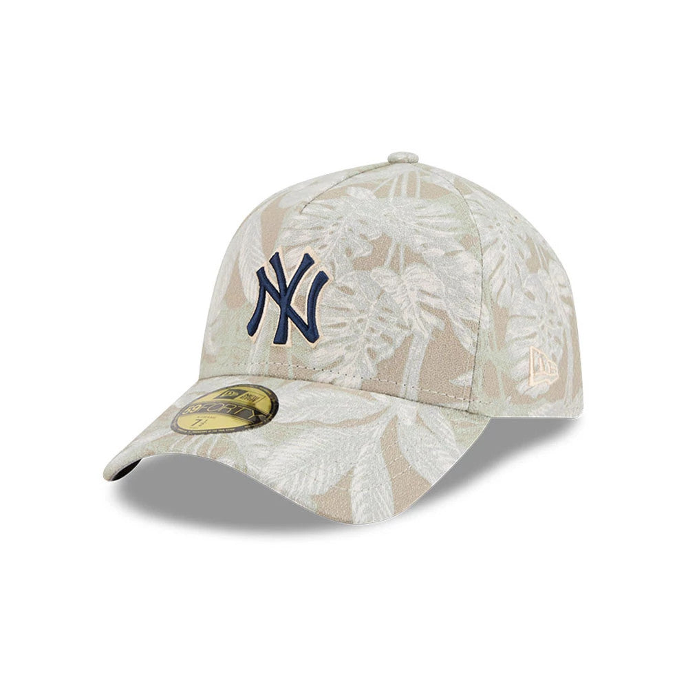 Pictured is this MLB Leafy Palm New York Yankees 59FORTY A-Frame Fitted cap in light beige. 1
