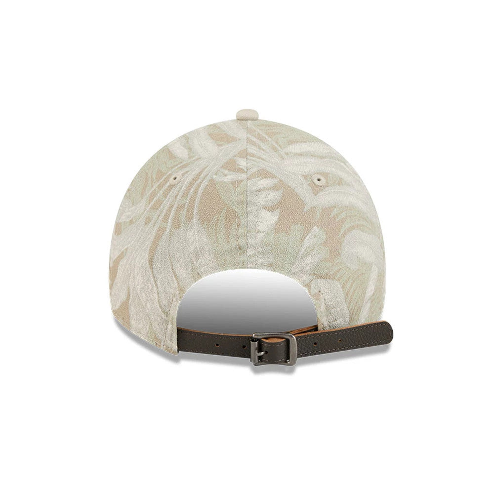 Pictured is this MLB Leafy Palm New York Yankees 9TWENTY Adjustable cap in light beige. 2