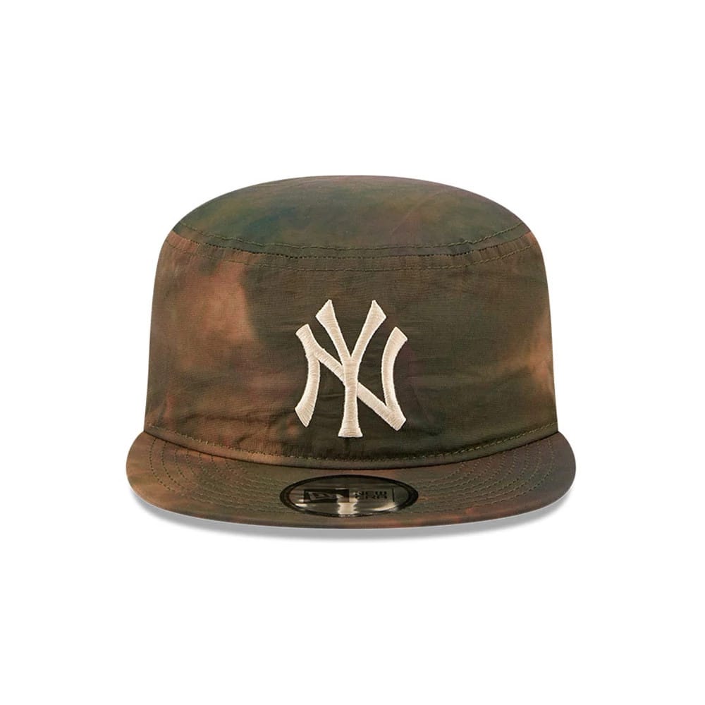 Pictured is this MLB Nylon Wash Dye New York Yankees Painter cap in open green. 2