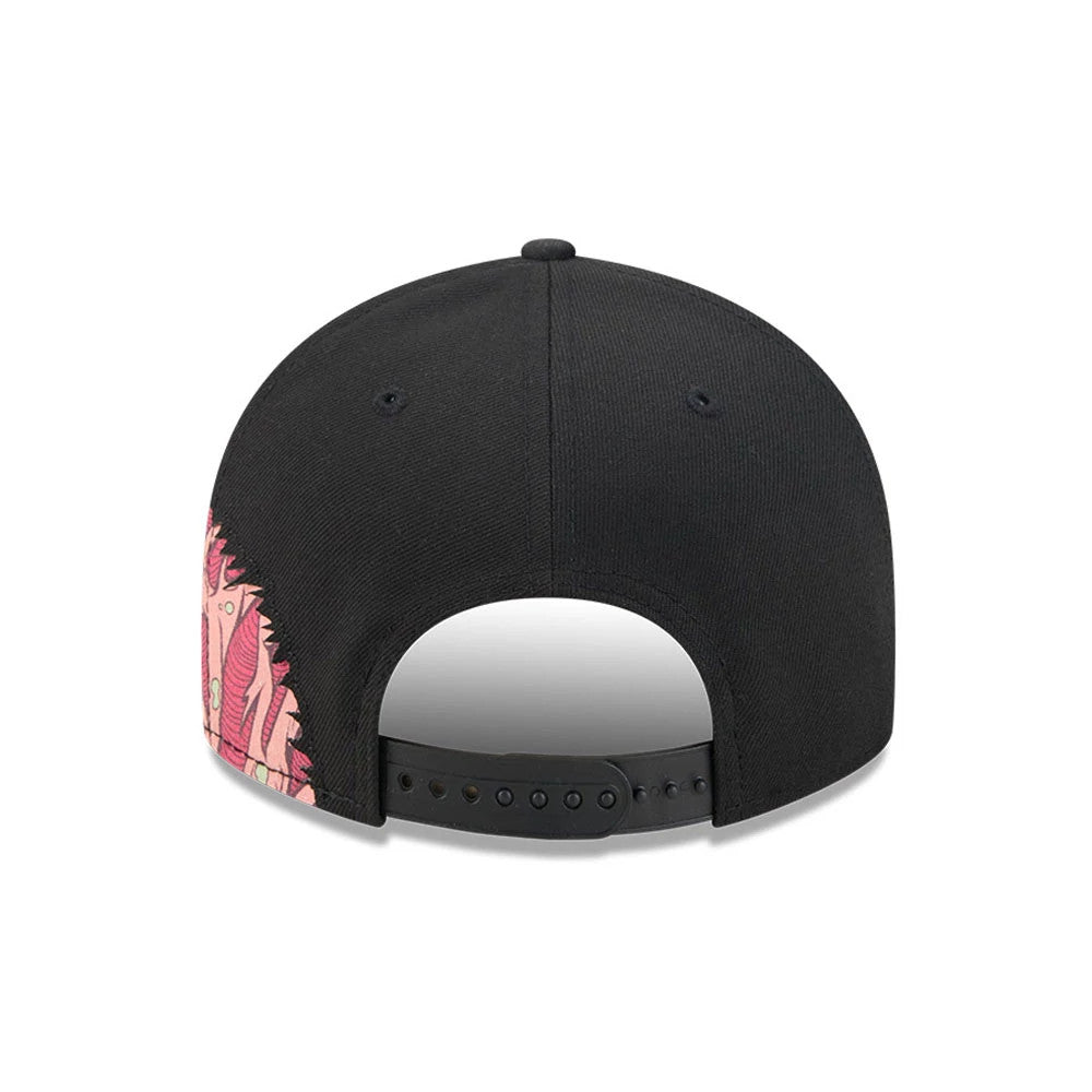 Pictured is this MLB Halloween New York Yankees 9FIFTY Snapback cap in black. 7